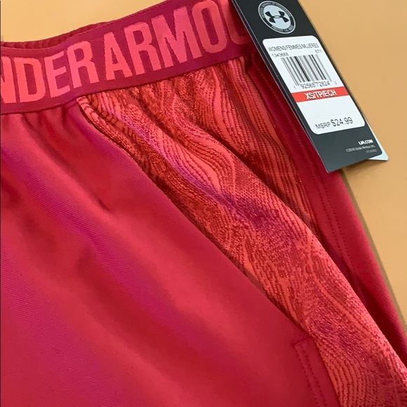 *SOLD* 🆕 Under Armour rose fitness shorts - Picture 2 of 4